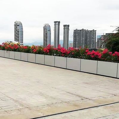 Paleta de pared incluida caja de plantación de PVC para acabados exteriores no recubierto diseño de paso elevado