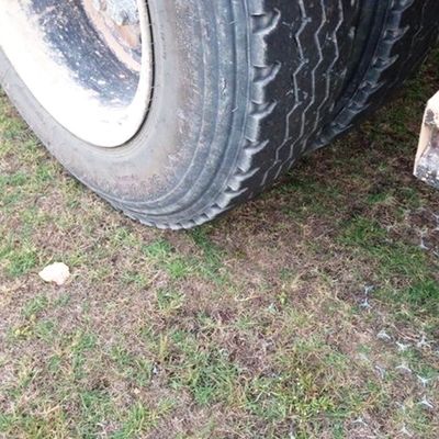 Redes de césped de plástico de diseño moderno para calzadas fortalecen el suelo y mejoran la estética