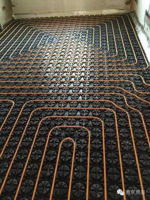 450*450*25MM Sistema de agua caliente con aislamiento térmico por suelo para mejorar la eficiencia energética