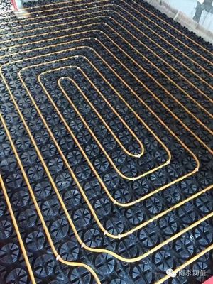 450*450*25MM Sistema de agua caliente con aislamiento térmico por suelo para mejorar la eficiencia energética
