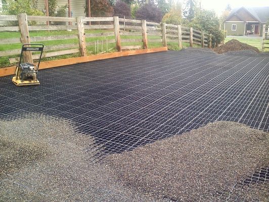 330*330*50MM Pavimentadores de césped poroso de HDPE Rejillas de césped de plástico para aparcamiento de entrada